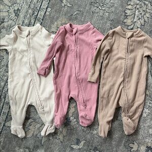 3 Old Navy Neutral Ribbed Baby One-Piece Pajamas / Footies